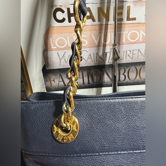 MCM Navy Blue Leather Tote Bag with suede interior - Picture 3 of 15